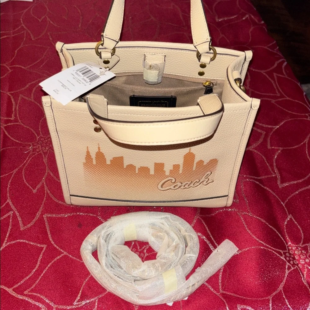 Coach 🆕 JLO Dempsey Tote 22 collectable  New York skyline Jennifer Lopez & Coach